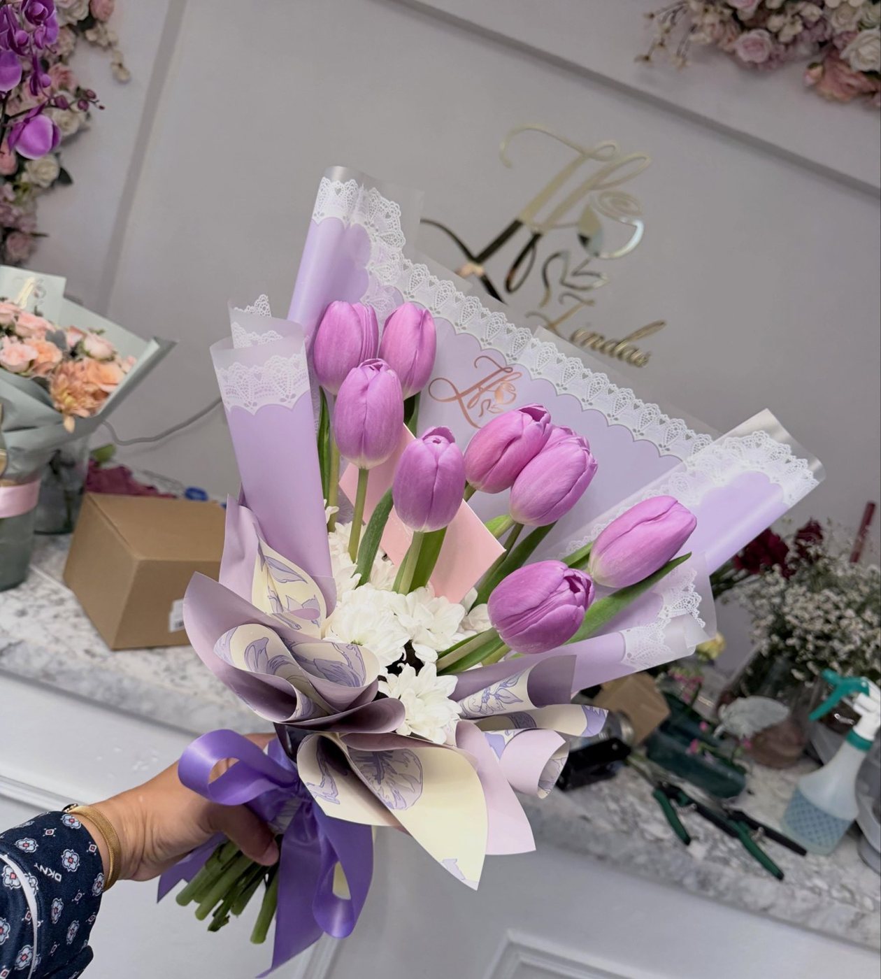 Flores rosadas frescas de la boutique de Lindas